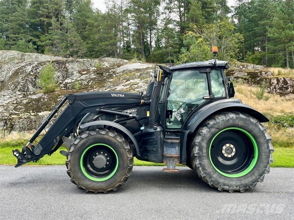 Valtra T234 Versu Traktoriai