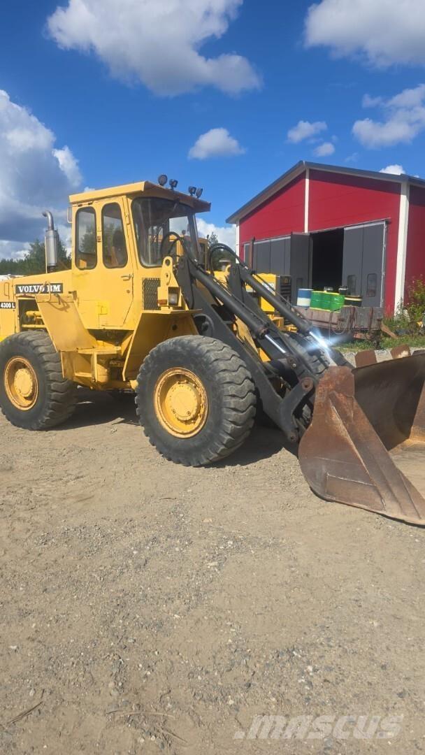 Volvo BM 4300 Naudoti ratiniai krautuvai