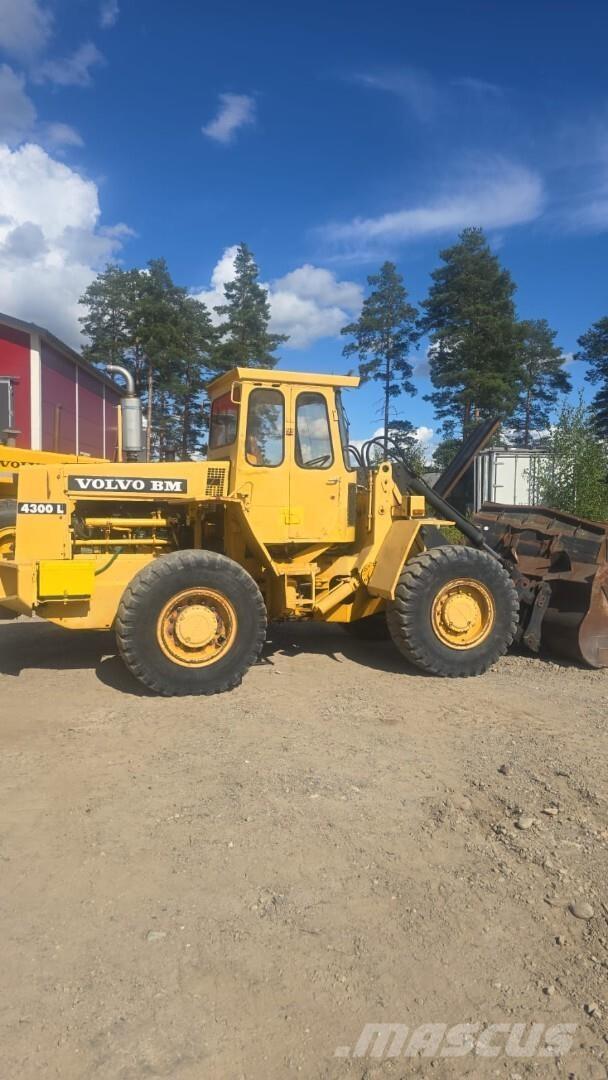 Volvo BM 4300 Naudoti ratiniai krautuvai