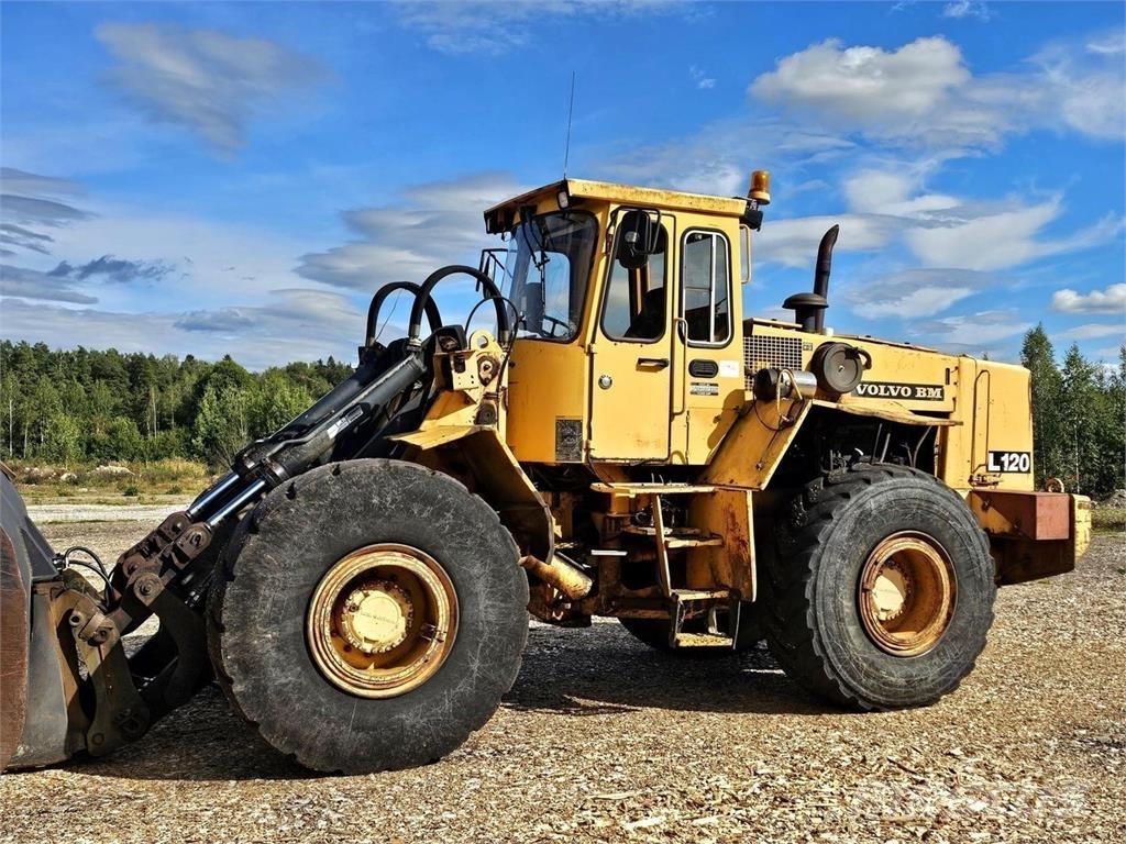 Volvo BM L120 Naudoti ratiniai krautuvai