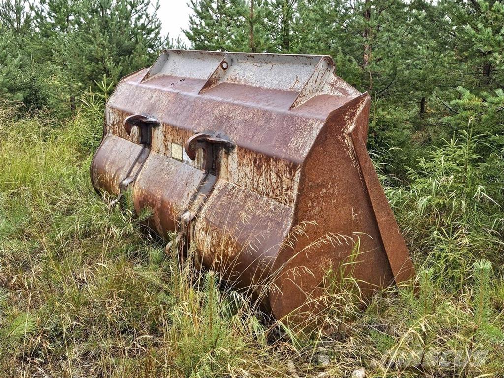 Volvo BM Maakauha Kaušai