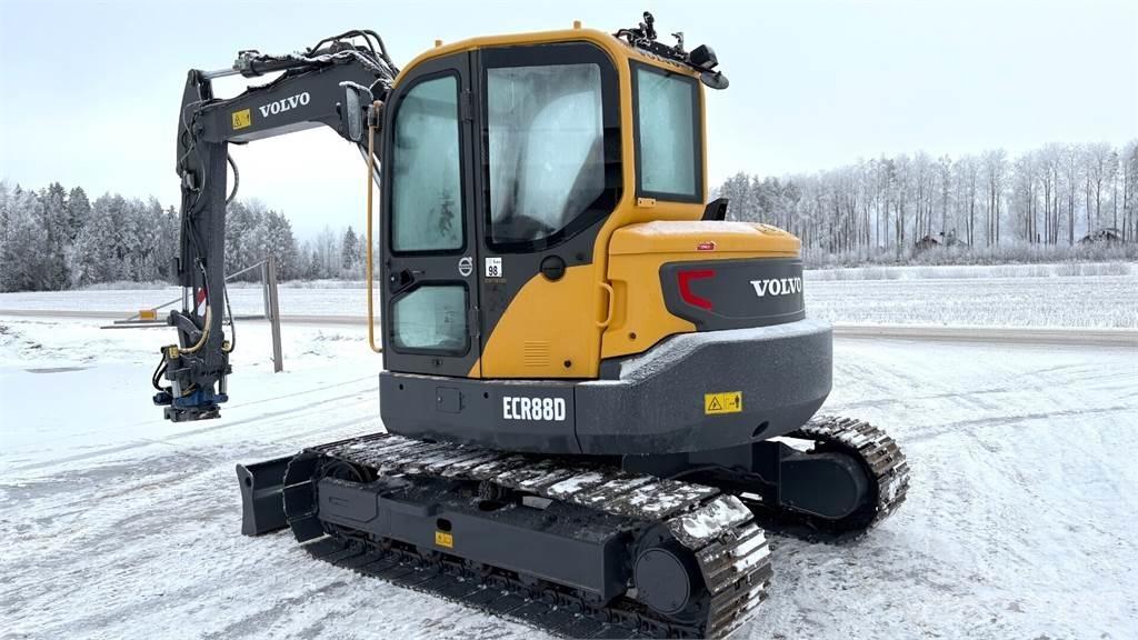Volvo ECR88D Vidutinės galios ekskavatoriai 7-12 t