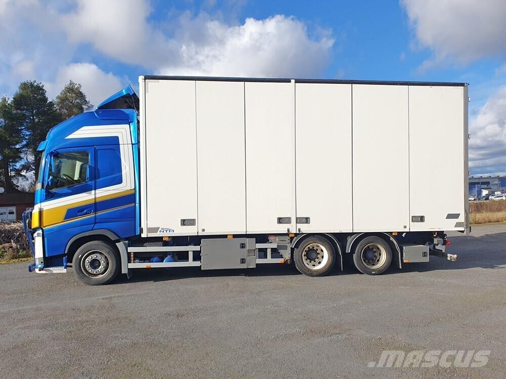Volvo FH16 6x2 -17 Sunkvežimiai su dengtu kėbulu