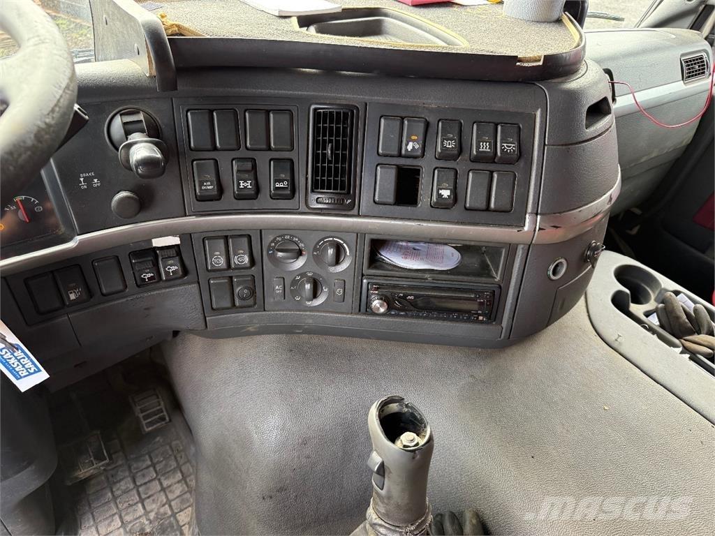 Volvo FM 12 8x4 Sunkvežimiai su keliamuoju kabliu