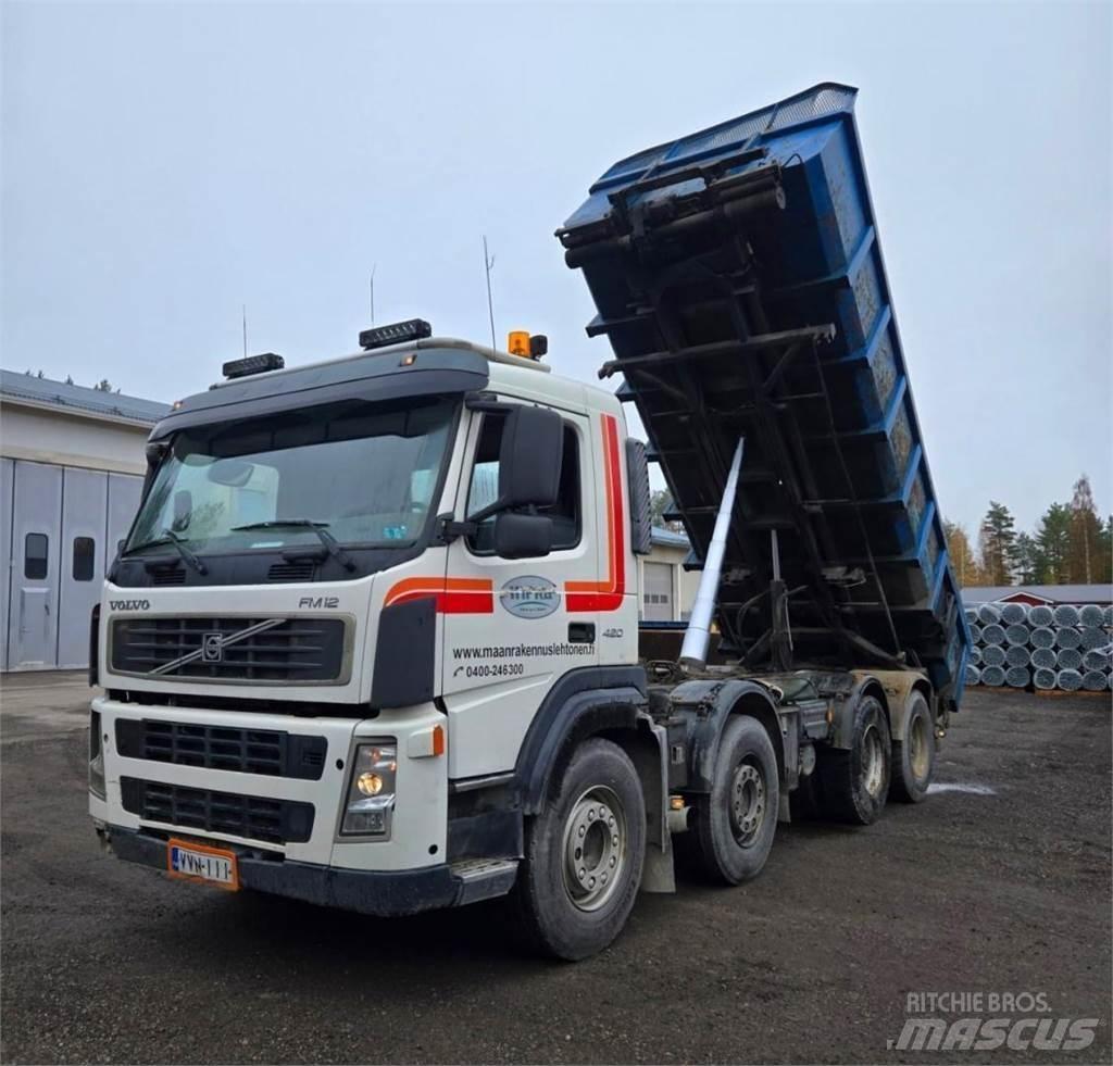 Volvo FM12 8X4 Sunkvežimiai su keliamuoju kabliu