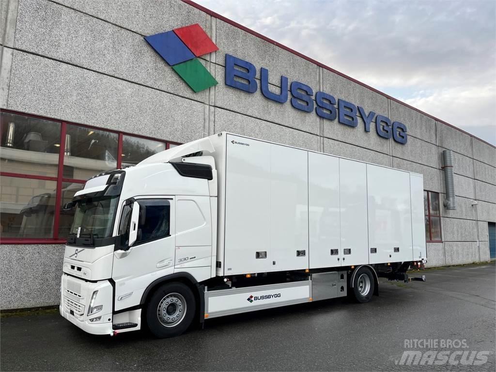 Volvo FM330 4x2 Sunkvežimiai su dengtu kėbulu
