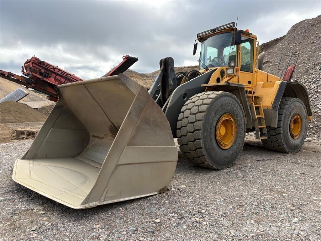 Volvo L 220 E Naudoti ratiniai krautuvai