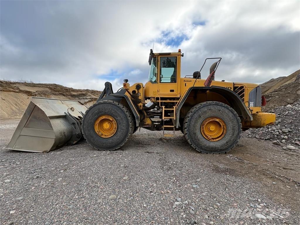 Volvo L 220 E Naudoti ratiniai krautuvai