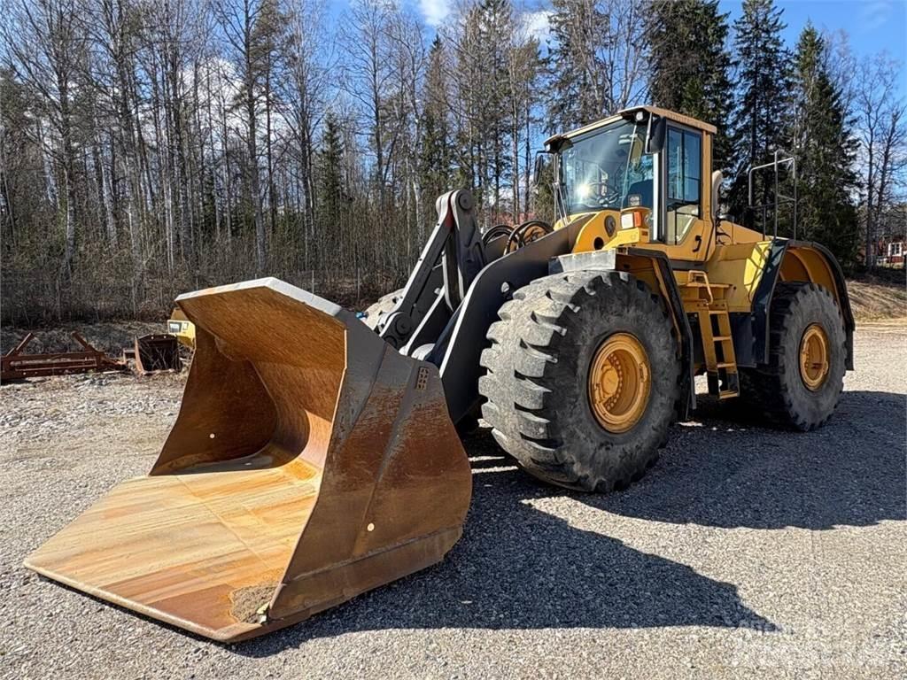 Volvo L 220 F Naudoti ratiniai krautuvai