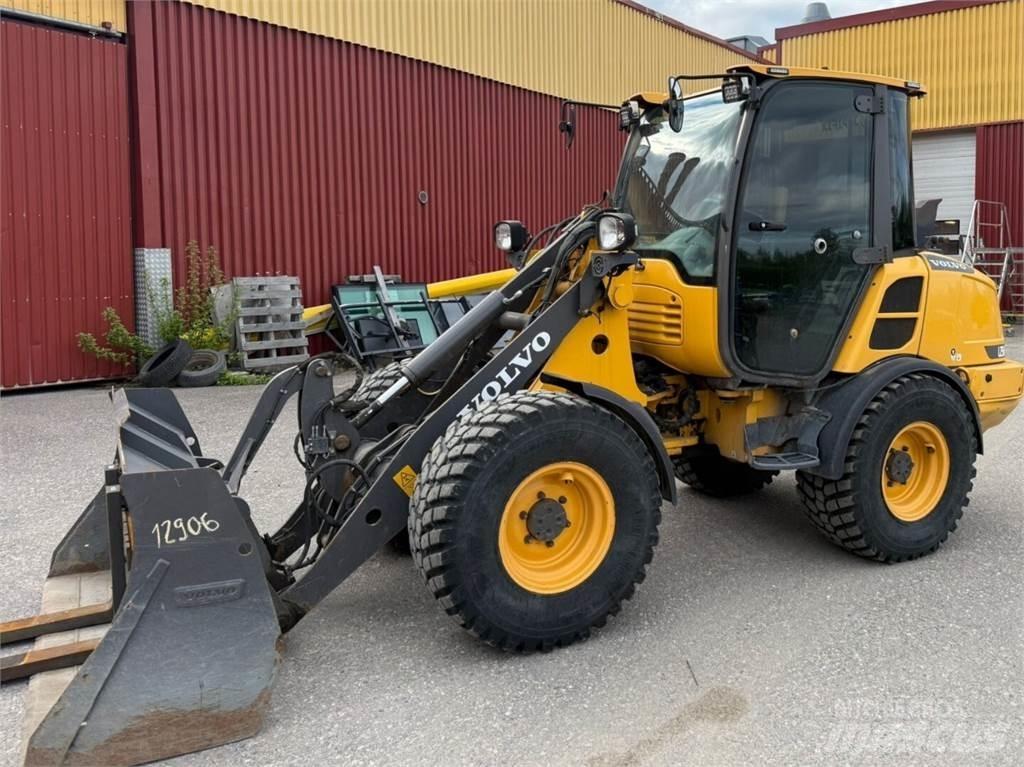 Volvo L 25 H Naudoti ratiniai krautuvai