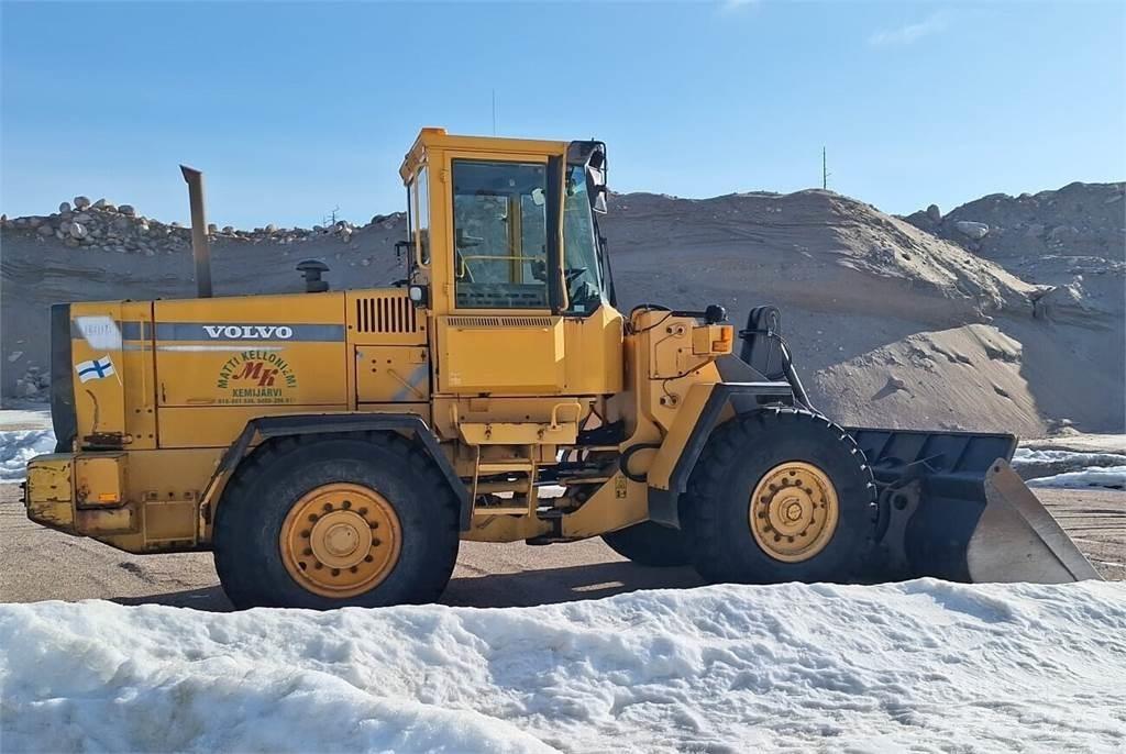 Volvo L 90 C Naudoti ratiniai krautuvai