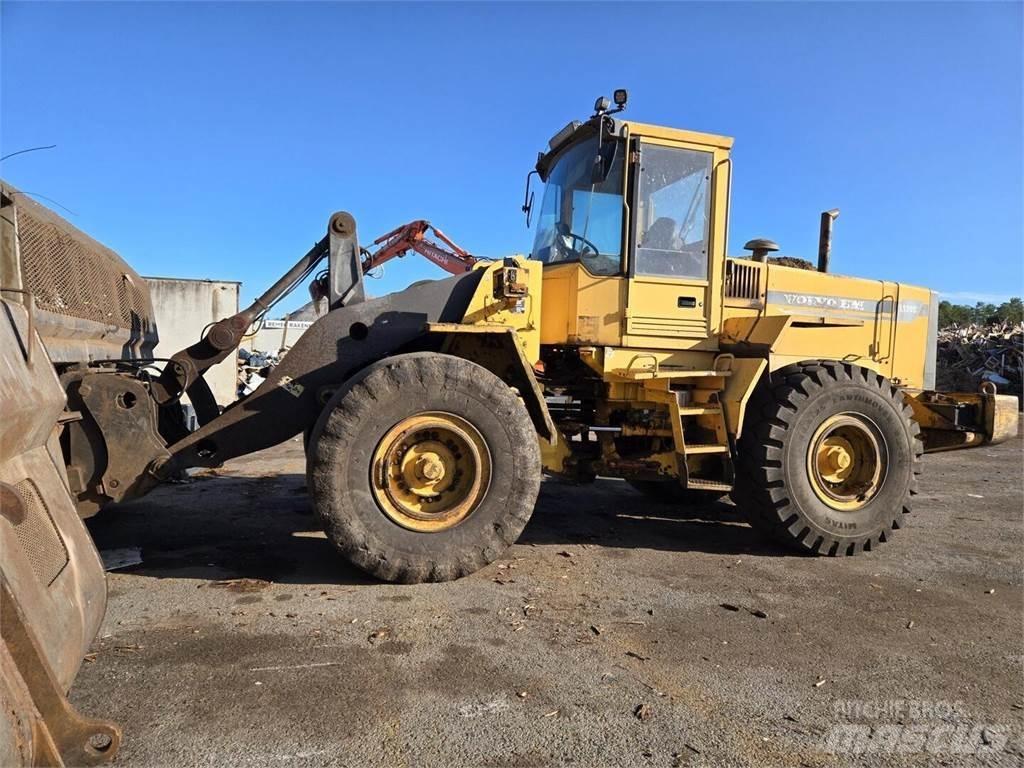 Volvo L120C Naudoti ratiniai krautuvai