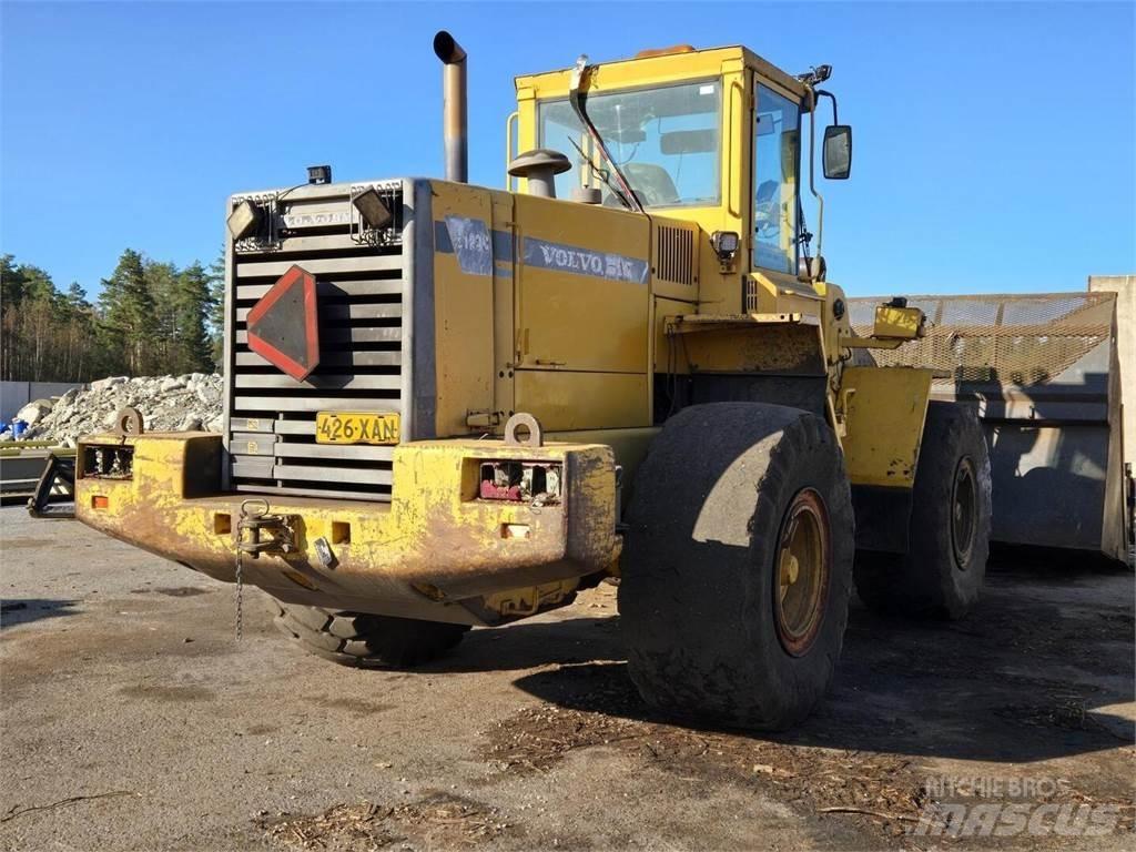 Volvo L120C Naudoti ratiniai krautuvai