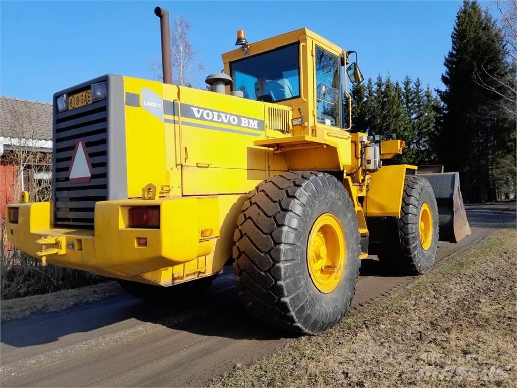 Volvo L120C Naudoti ratiniai krautuvai