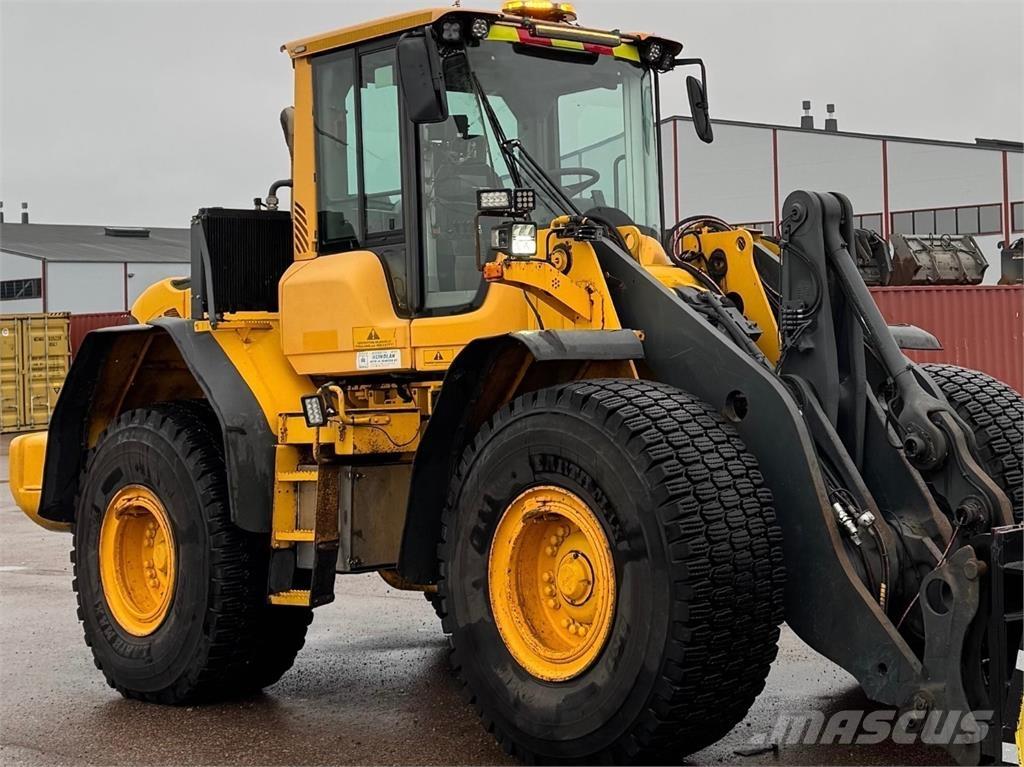Volvo L120F Naudoti ratiniai krautuvai