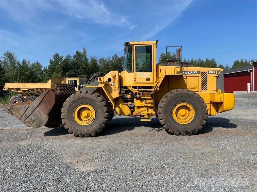 Volvo L180D Naudoti ratiniai krautuvai