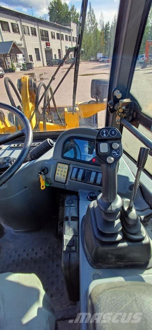 Volvo L25B-P Naudoti ratiniai krautuvai