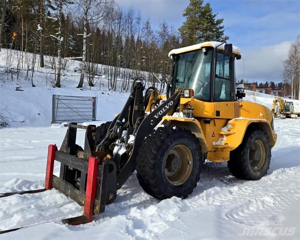 Volvo L40B Naudoti ratiniai krautuvai