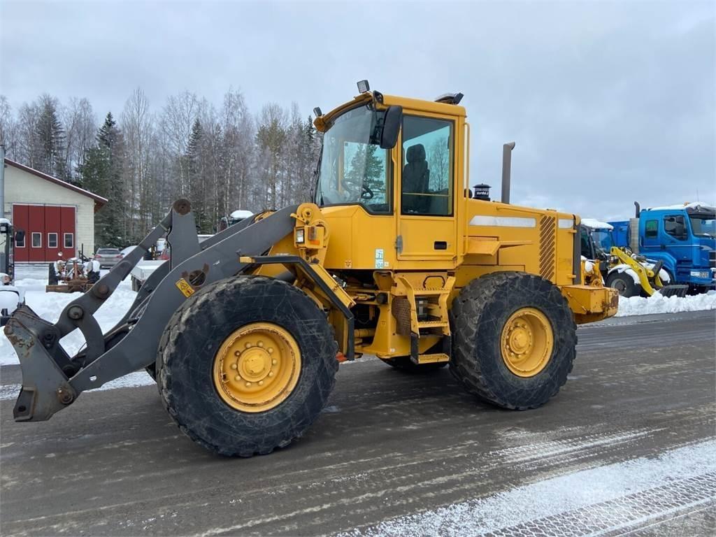 Volvo L70D Naudoti ratiniai krautuvai