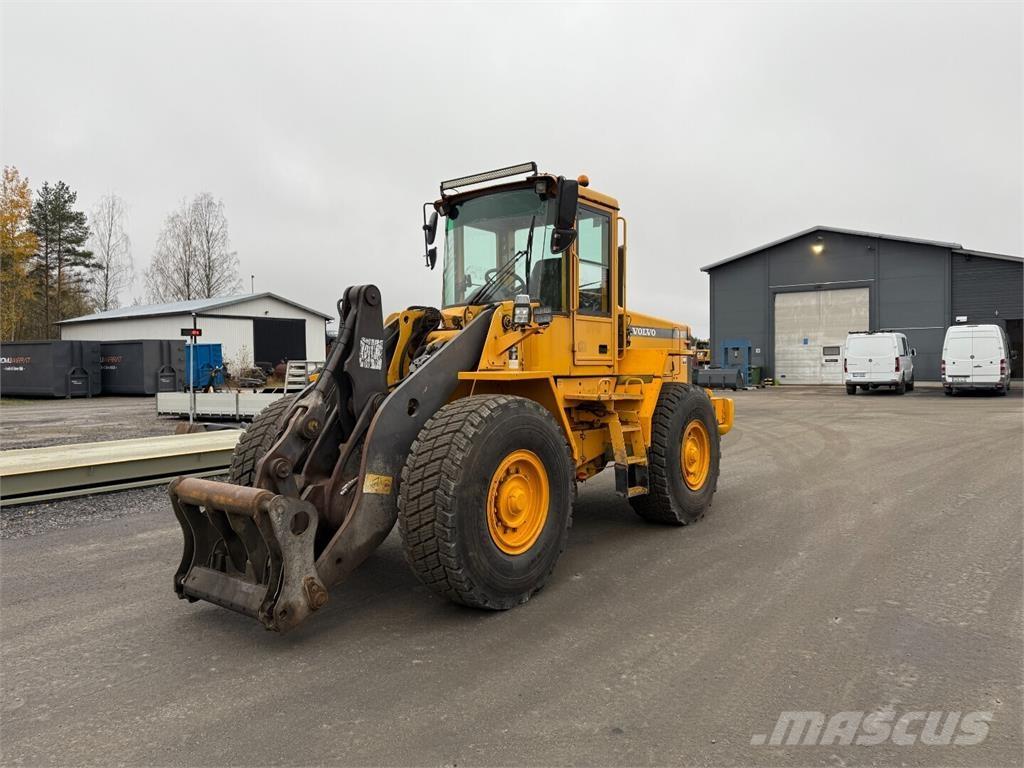 Volvo L90D Naudoti ratiniai krautuvai
