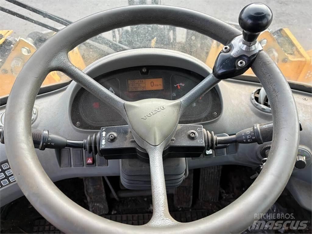 Volvo L90E Naudoti ratiniai krautuvai