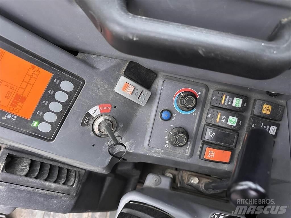 Yanmar SV100 Vikšriniai ekskavatoriai