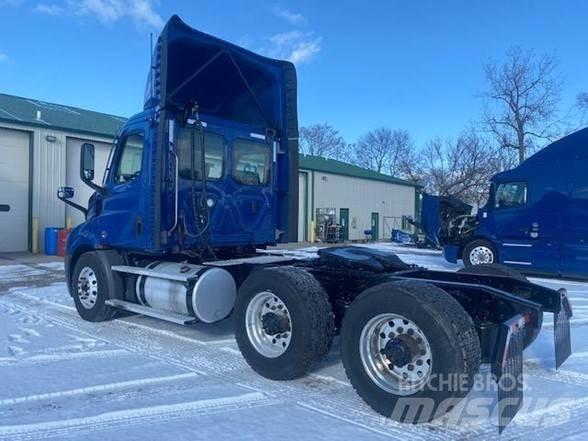 Freightliner CASCADIA 116 Naudoti vilkikai