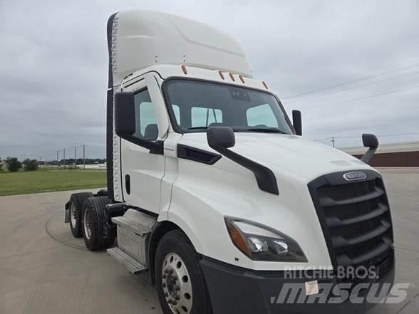 Freightliner CASCADIA 116 Naudoti vilkikai
