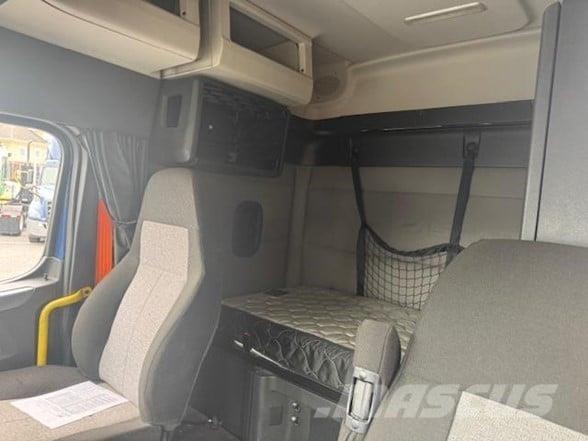 Freightliner CASCADIA 116 Naudoti vilkikai