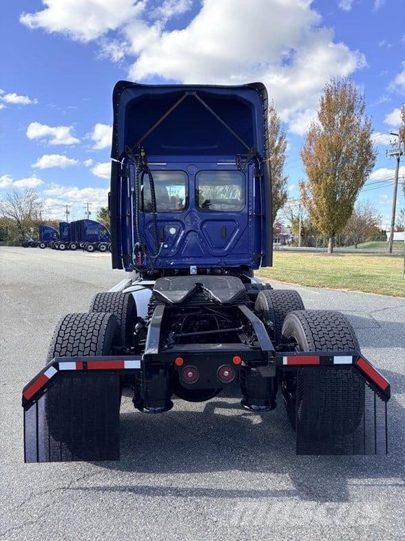 Freightliner CASCADIA 116 Naudoti vilkikai