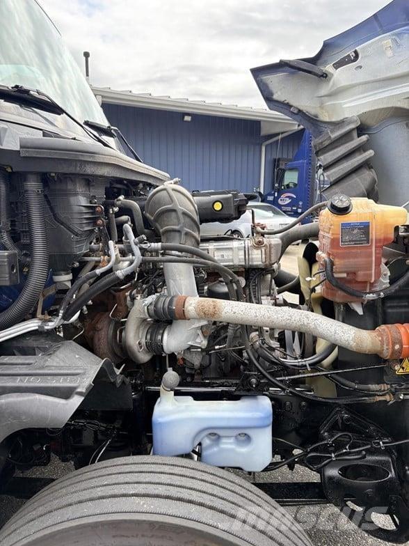 International LT Naudoti vilkikai