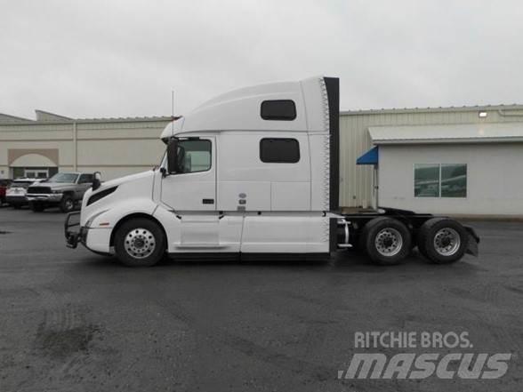 Volvo VNL64T860 Naudoti vilkikai