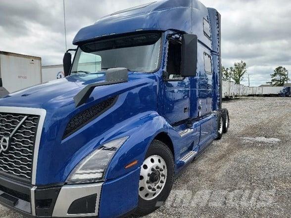 Volvo VNL64T860 Naudoti vilkikai