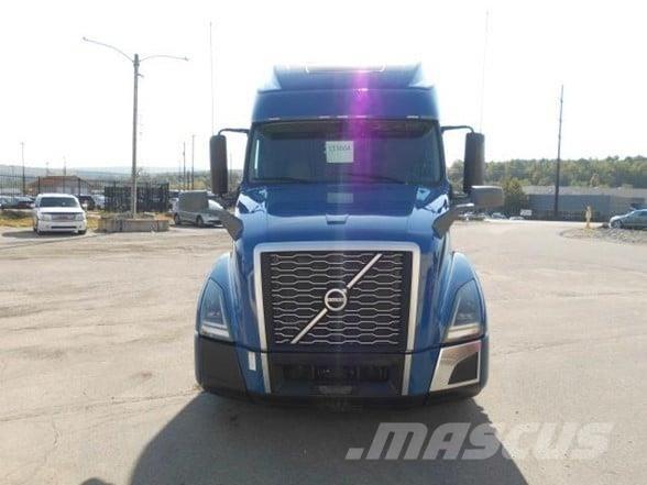Volvo VNL64T860 Naudoti vilkikai