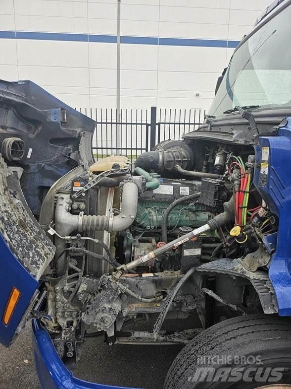 Volvo VNR64T300 Naudoti vilkikai