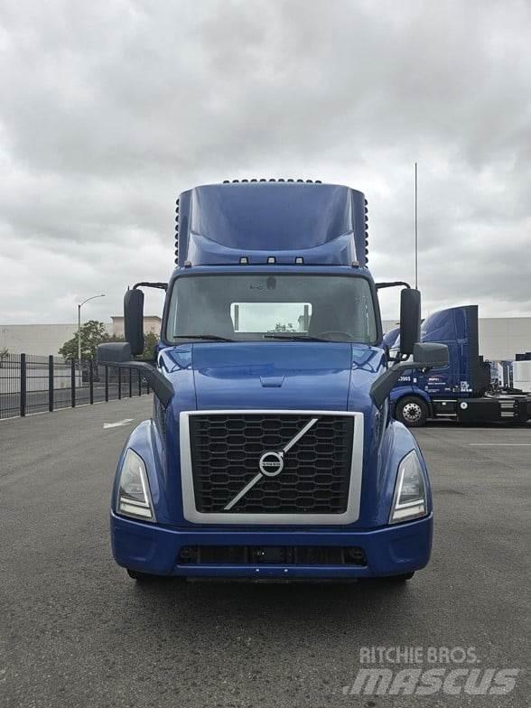 Volvo VNR64T300 Naudoti vilkikai