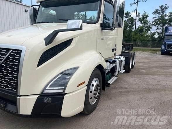 Volvo VNR64T300 Naudoti vilkikai