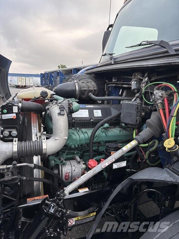 Volvo VNR64T300 Naudoti vilkikai