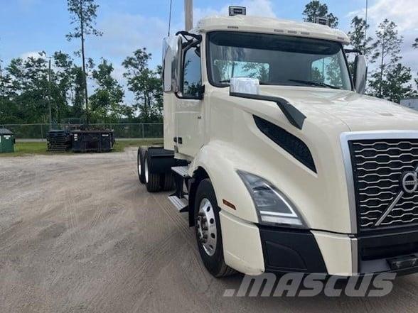 Volvo VNR64T300 Naudoti vilkikai