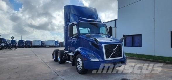 Volvo VNR64T300 Naudoti vilkikai