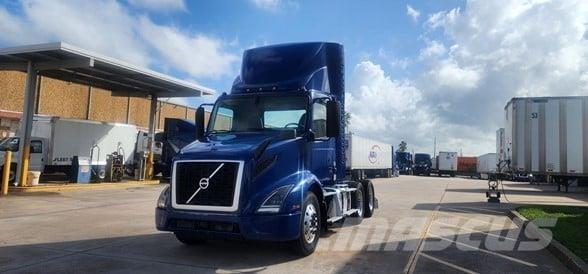 Volvo VNR64T300 Naudoti vilkikai