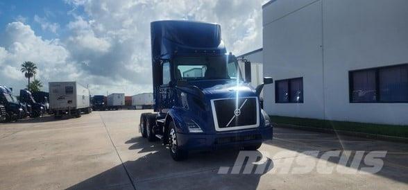 Volvo VNR64T300 Naudoti vilkikai