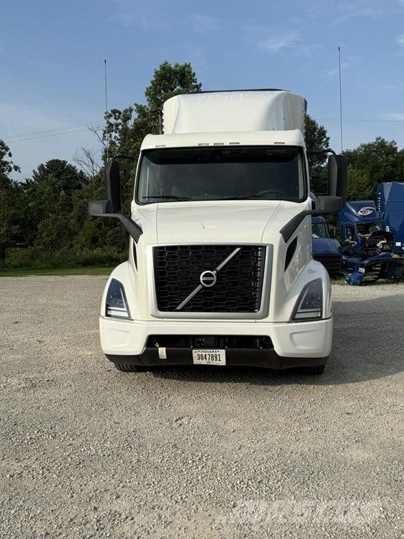 Volvo VNR64T640 Naudoti vilkikai