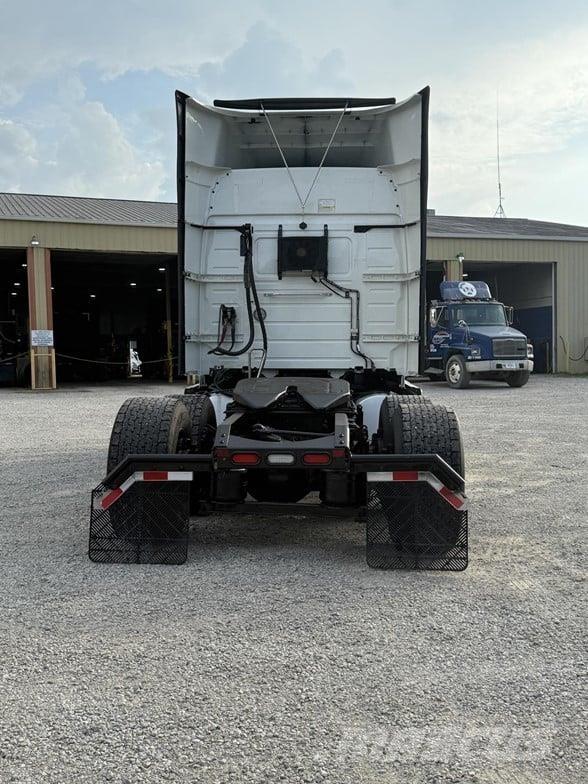 Volvo VNR64T640 Naudoti vilkikai