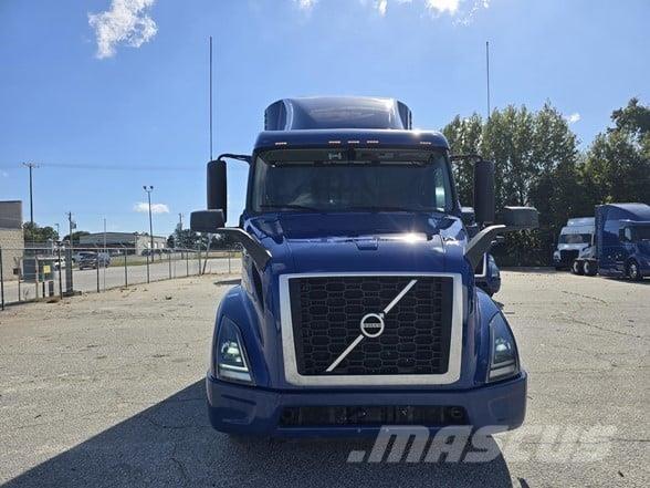 Volvo VNR64T640 Naudoti vilkikai