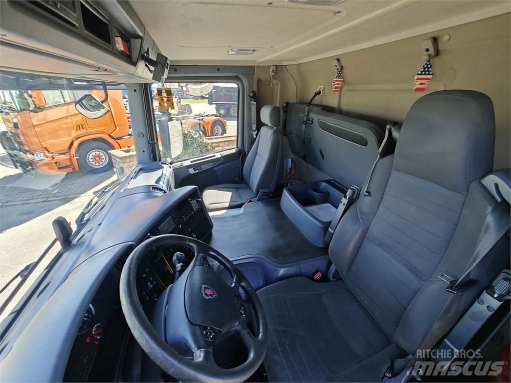 Scania P280 Sunkvežimiai su dengtu kėbulu