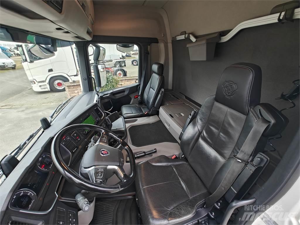 Scania P280 Sunkvežimiai su dengtu kėbulu