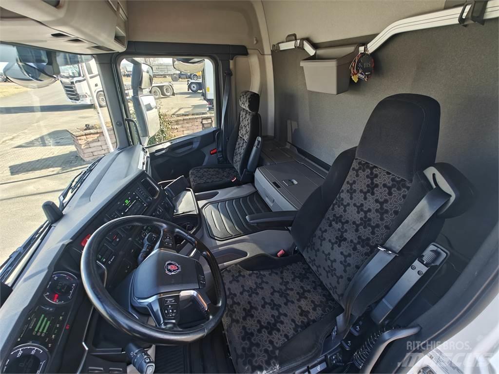 Scania P280 Sunkvežimiai su dengtu kėbulu