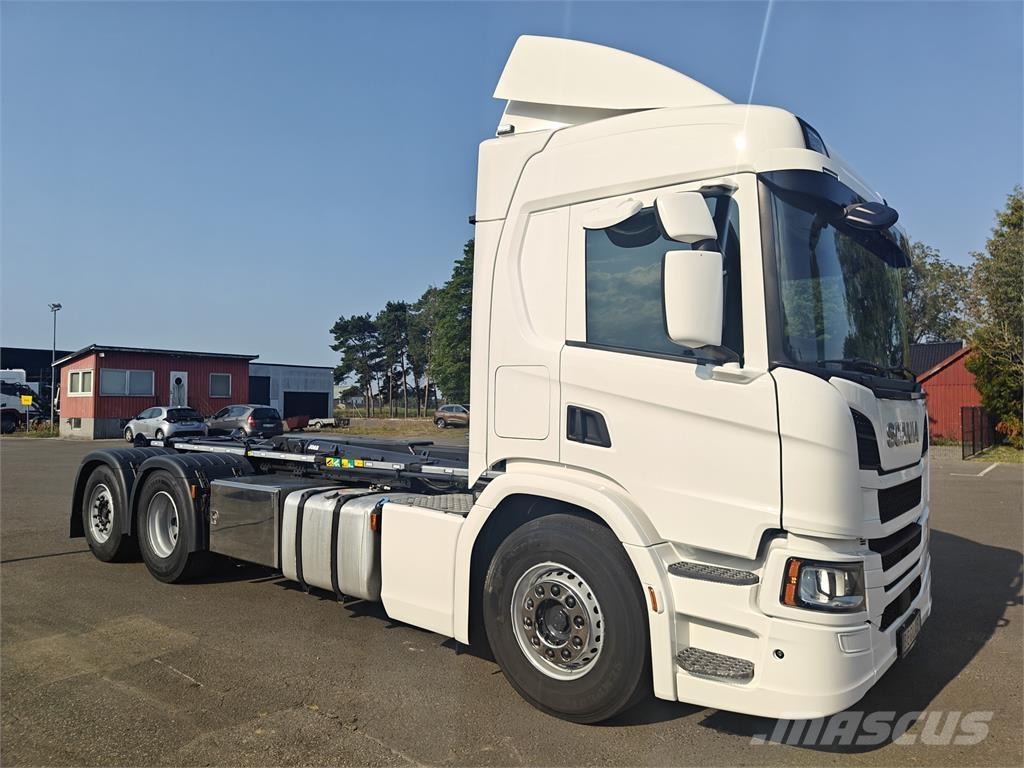 Scania P450 Sunkvežimiai su keliamuoju kabliu
