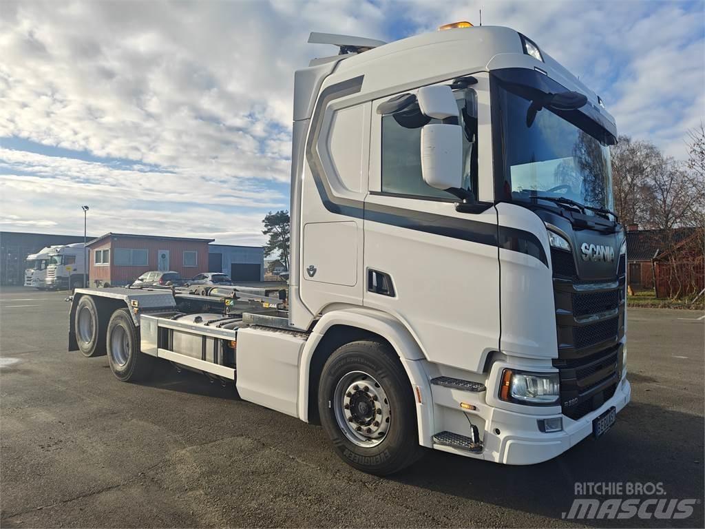 Scania R580 Sunkvežimiai su keliamuoju kabliu